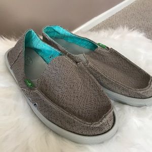 NWOT Sanük slip on shoes